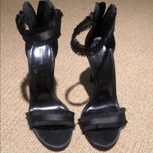 Never used before black summer heels